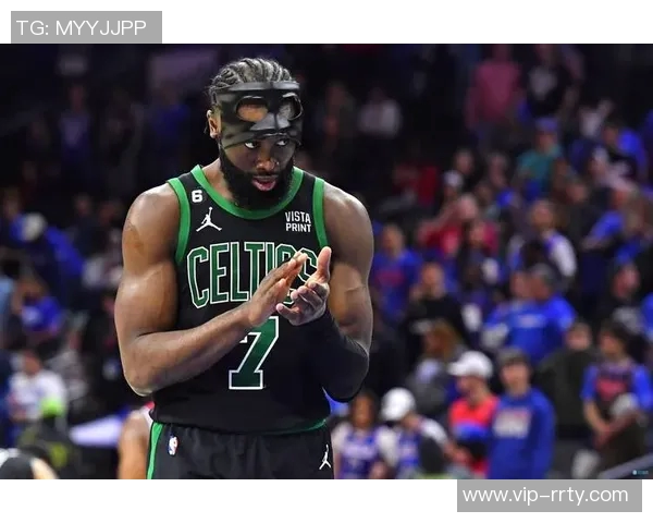 杰伦布朗直播中打电话给詹姆斯探讨植发的可能性与想法