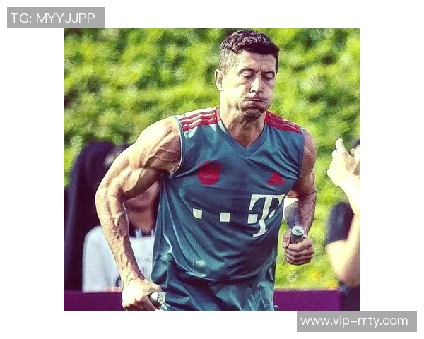 莱万解释希望梅西言论真实有效强调言语应有意义