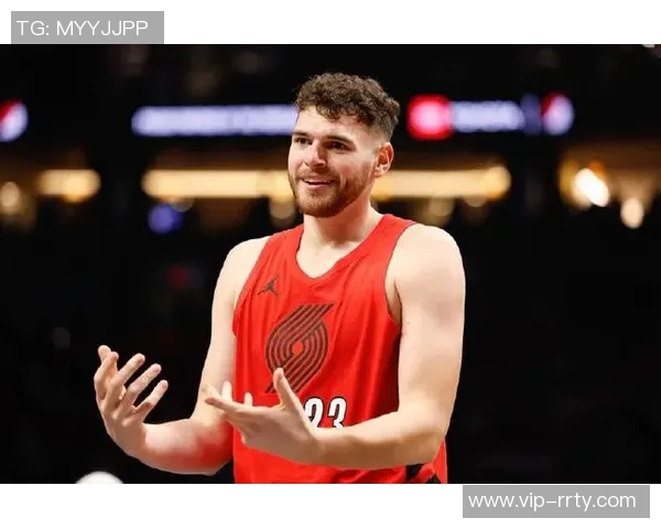 克林根29场比赛狂揽130个前场篮板展现绝佳抢板能力引领联盟榜首 克林根29场比赛狂揽130个前场篮板展现绝佳抢板能力引领联盟榜首