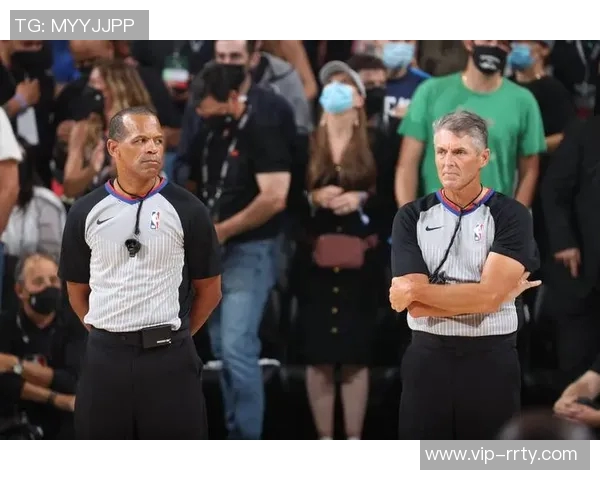 切尔西客战那不勒斯主裁判蒂尔潘领衔法国裁判组执法比赛分析