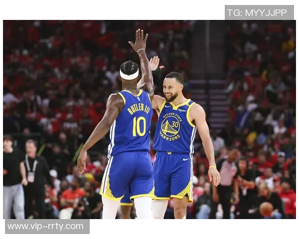 勇士开局强势发力巴特勒拼劲扑抢助攻库里三分轰炸老鹰 勇士开局强势发力巴特勒拼劲扑抢助攻库里三分轰炸老鹰