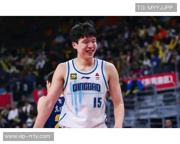 新秀中锋奎因表现起伏10投仅3中贡献9分8篮板3助攻2盖帽2失误